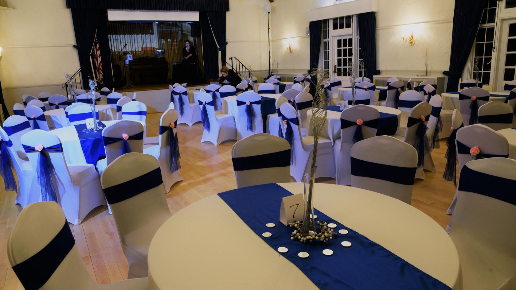 White-Tables-with-Royal-Blue-Runners